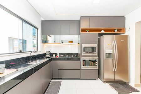 Apartamento para alugar com 110m², 2 quartos e 3 vagas Apartamento para alugar com 110m², 2 quartos e 3 vagasCozinha