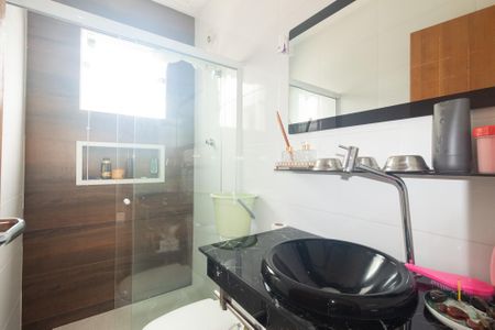 Casa para alugar com 100m², 2 quartos e 2 vagas Casa para alugar com 100m², 2 quartos e 2 vagasBanheiro Social 1