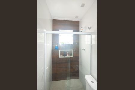 Casa para alugar com 100m², 2 quartos e 2 vagas Casa para alugar com 100m², 2 quartos e 2 vagasBanheiro da Suíte
