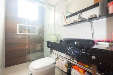 Casa para alugar com 100m², 2 quartos e 2 vagas Casa para alugar com 100m², 2 quartos e 2 vagasBanheiro Social 1