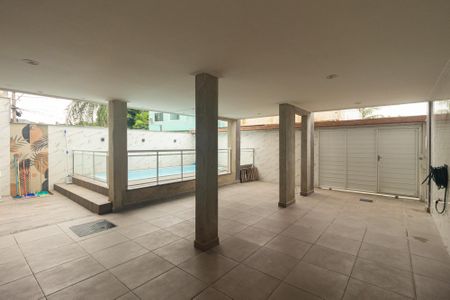 Garagem de casa para alugar com 2 quartos, 100m² em Campo Grande, Rio de Janeiro