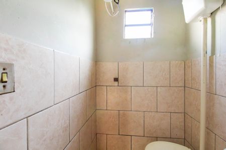 Banheiro de kitnet/studio para alugar com 1 quarto, 20m² em Mathias Velho, Canoas