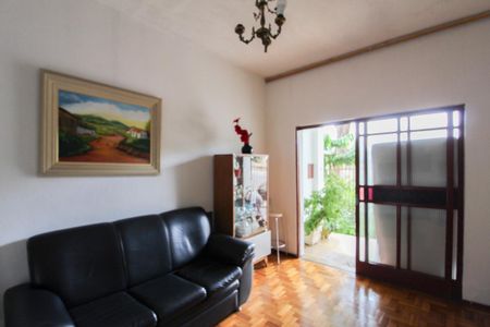 Casa à venda com 202m², 3 quartos e 3 vagasSala