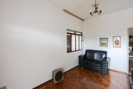 Casa à venda com 202m², 3 quartos e 3 vagasSala