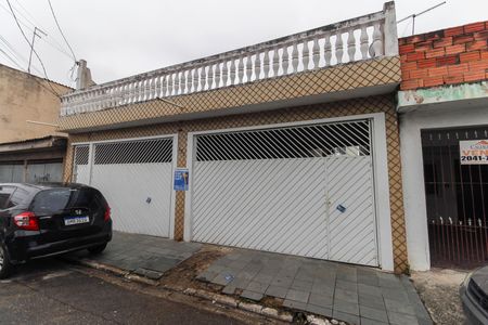 Casa para alugar com 200m², 3 quartos e 1 vaga Casa para alugar com 200m², 3 quartos e 1 vagaFachada
