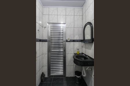 Casa para alugar com 200m², 3 quartos e 1 vaga Casa para alugar com 200m², 3 quartos e 1 vagaBanheiro Social