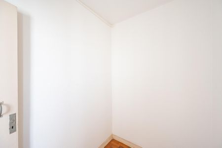 Apartamento à venda com 636m², 8 quartos e 20 vagasQuarto de Serviço