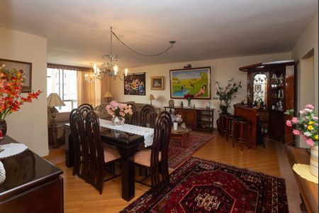 Apartamento à venda com 163m², 3 quartos e 2 vagas Apartamento à venda com 163m², 3 quartos e 2 vagasSala