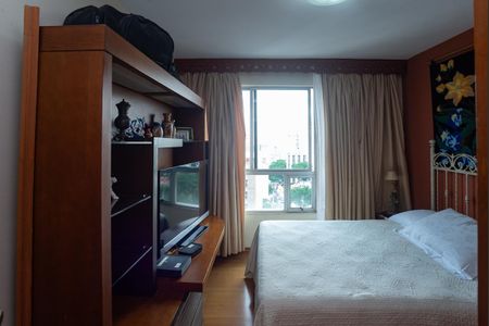 Apartamento à venda com 163m², 3 quartos e 2 vagas Apartamento à venda com 163m², 3 quartos e 2 vagasSuíte