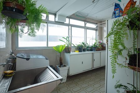 Apartamento à venda com 163m², 3 quartos e 2 vagas Apartamento à venda com 163m², 3 quartos e 2 vagasÁrea de Serviço