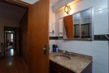 Apartamento à venda com 163m², 3 quartos e 2 vagas Apartamento à venda com 163m², 3 quartos e 2 vagasBanheiro Suíte