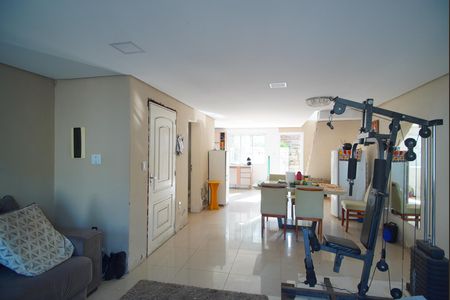 Sala de casa à venda com 2 quartos, 160m² em Jardim Itu, Porto Alegre