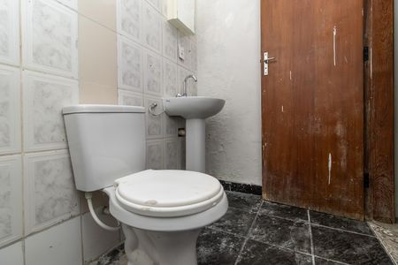 Casa para alugar com 80m², 2 quartos e 1 vaga Casa para alugar com 80m², 2 quartos e 1 vagaBanheiro