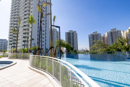Apartamento à venda com 72m², 2 quartos e 2 vagasÁrea comum - Piscina
