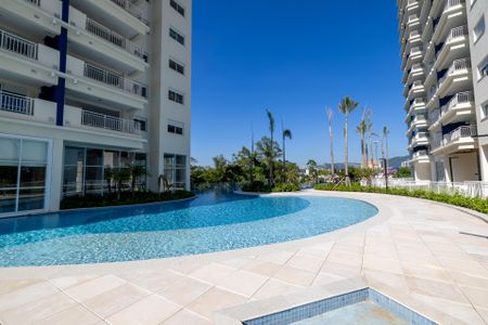 Apartamento à venda com 72m², 2 quartos e 2 vagasÁrea comum - Piscina