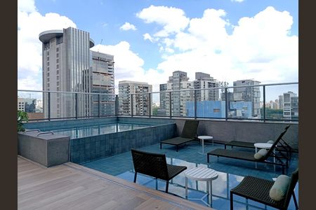 Studio à venda com 28m², 1 quarto e sem vaga Studio à venda com 28m², 1 quarto e sem vagaPiscina