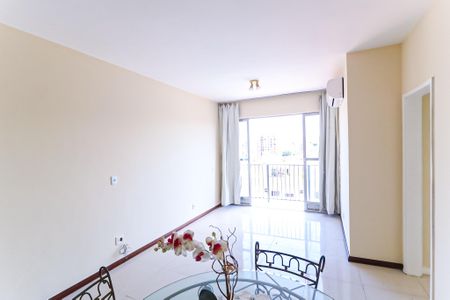 Apartamento à venda com 83m², 2 quartos e 2 vagas Apartamento à venda com 83m², 2 quartos e 2 vagasSala