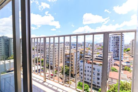 Apartamento à venda com 83m², 2 quartos e 2 vagas Apartamento à venda com 83m², 2 quartos e 2 vagasVaranda Quarto - Suíte