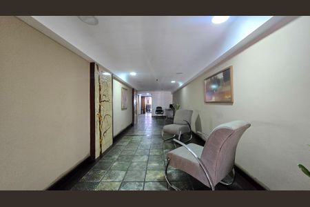 Apartamento à venda com 83m², 2 quartos e 2 vagas Apartamento à venda com 83m², 2 quartos e 2 vagasHall social