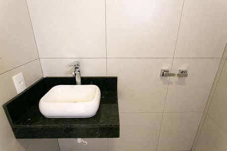 Casa à venda com 131m², 3 quartos e 4 vagas Casa à venda com 131m², 3 quartos e 4 vagasBanheiro da Suíte 1