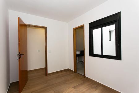 Casa à venda com 131m², 3 quartos e 4 vagas Casa à venda com 131m², 3 quartos e 4 vagasSuíte 2