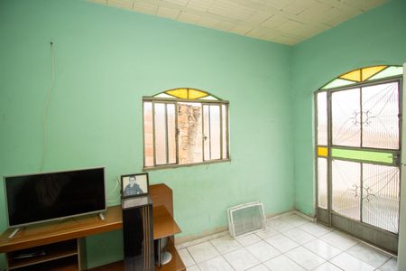 Sala de casa à venda com 1 quarto, 200m² em Oitis, Contagem