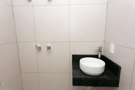 Casa à venda com 92m², 3 quartos e 2 vagas Casa à venda com 92m², 3 quartos e 2 vagasBanheiro da Suíte