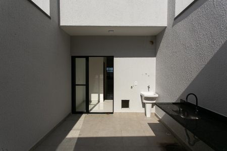 Casa à venda com 92m², 3 quartos e 2 vagas Casa à venda com 92m², 3 quartos e 2 vagasÁrea de Serviço