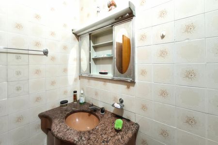 Casa à venda com 116m², 4 quartos e 2 vagas Casa à venda com 116m², 4 quartos e 2 vagasBanheiro