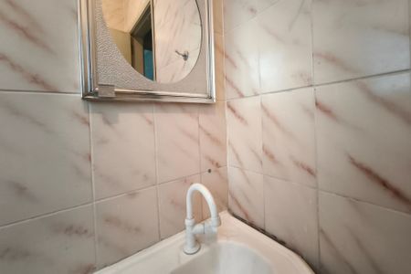 Casa à venda com 116m², 4 quartos e 2 vagas Casa à venda com 116m², 4 quartos e 2 vagasBanheiro de serviço