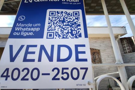 Casa à venda com 116m², 4 quartos e 2 vagas Casa à venda com 116m², 4 quartos e 2 vagasPLACA INSTALADA NA FACHADA