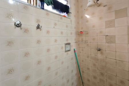 Casa à venda com 116m², 4 quartos e 2 vagas Casa à venda com 116m², 4 quartos e 2 vagasBanheiro