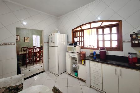Casa à venda com 116m², 4 quartos e 2 vagas Casa à venda com 116m², 4 quartos e 2 vagasCozinha