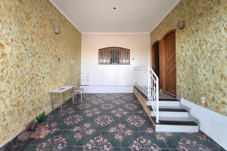 Casa à venda com 116m², 4 quartos e 2 vagas Casa à venda com 116m², 4 quartos e 2 vagasQuintal - Garagem