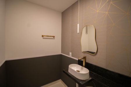 Apartamento à venda com 53m², 2 quartos e 2 vagas Apartamento à venda com 53m², 2 quartos e 2 vagasBanheiro social