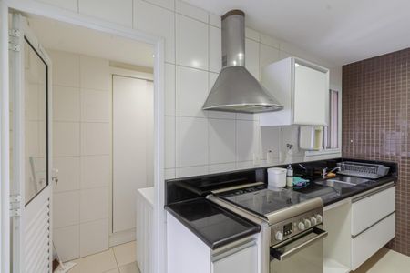 Apartamento para alugar com 97m², 2 quartos e 2 vagas Apartamento para alugar com 97m², 2 quartos e 2 vagasCozinha