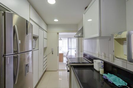 Apartamento para alugar com 97m², 2 quartos e 2 vagas Apartamento para alugar com 97m², 2 quartos e 2 vagasCozinha