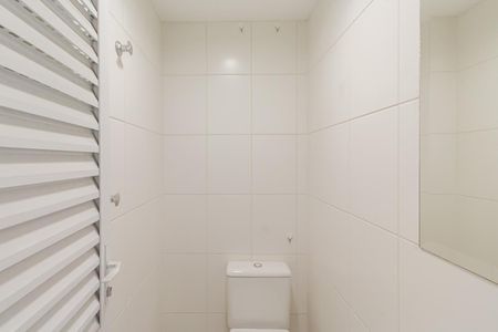 Apartamento para alugar com 97m², 2 quartos e 2 vagas Apartamento para alugar com 97m², 2 quartos e 2 vagasBanheiro de serviço