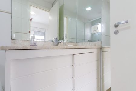 Apartamento para alugar com 97m², 2 quartos e 2 vagas Apartamento para alugar com 97m², 2 quartos e 2 vagasBanheiro da Suíte