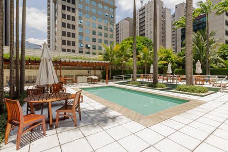 Apartamento para alugar com 97m², 2 quartos e 2 vagas Apartamento para alugar com 97m², 2 quartos e 2 vagasÁrea comum - Piscina