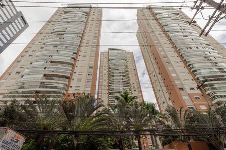 Apartamento para alugar com 97m², 2 quartos e 2 vagas Apartamento para alugar com 97m², 2 quartos e 2 vagasFachada