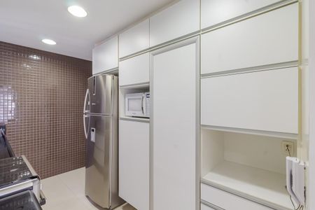 Apartamento para alugar com 97m², 2 quartos e 2 vagas Apartamento para alugar com 97m², 2 quartos e 2 vagasCozinha