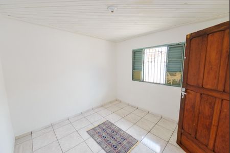 Quarto de casa para alugar com 1 quarto, 35m² em Parque Santo Antonio, Taubaté