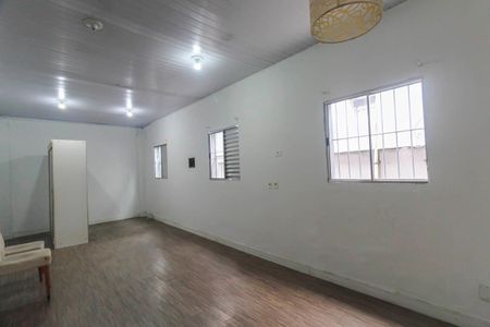 Casa para alugar com 40m², 1 quarto e sem vaga