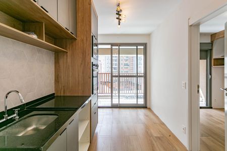 Cozinha de apartamento à venda com 1 quarto, 32m² em Vila Gumercindo, São Paulo