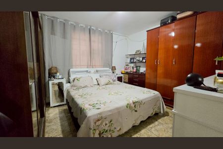 Casa à venda com 353m², 4 quartos e 4 vagas Casa à venda com 353m², 4 quartos e 4 vagasSuíte 2