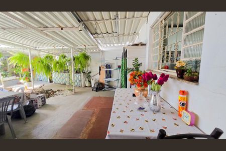 Casa à venda com 353m², 4 quartos e 4 vagas Casa à venda com 353m², 4 quartos e 4 vagasÁrea comum