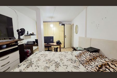 Casa à venda com 353m², 4 quartos e 4 vagas Casa à venda com 353m², 4 quartos e 4 vagasQuarto 2