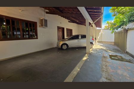 Casa à venda com 353m², 4 quartos e 4 vagas Casa à venda com 353m², 4 quartos e 4 vagasÁrea comum