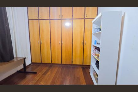 Casa à venda com 353m², 4 quartos e 4 vagas Casa à venda com 353m², 4 quartos e 4 vagasSuíte 1